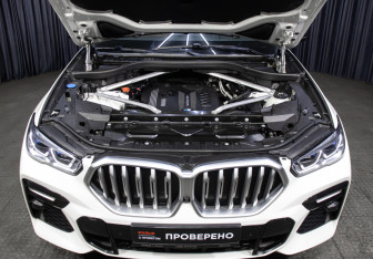 Подержанный автомобиль BMW X6 2020 года (9 фото)