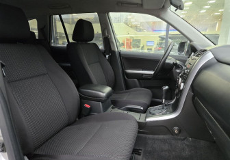Подержанный автомобиль Suzuki Grand Vitara 2008 года (10 фото)