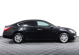 Подержанный автомобиль Nissan Teana 2014 года (4 фото)
