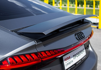 Подержанный автомобиль Audi A7 2018 года (18 фото)