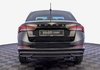 Подержанный автомобиль Skoda Rapid Liftback 2020 года (6 фото)