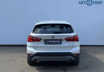 Подержанный автомобиль BMW X1 2018 года (7 фото)