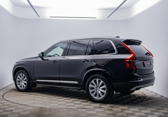 Подержанный автомобиль Volvo XC90 2016 года (7 фото)