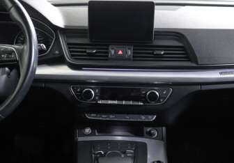 Подержанный автомобиль Audi Q5 2019 года (22 фото)