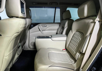 Подержанный автомобиль Infiniti QX80 2018 года (10 фото)