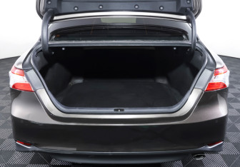 Подержанный автомобиль Toyota Camry Sedan 2020 года (9 фото)