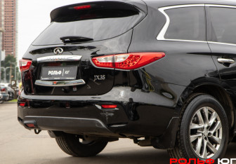 Подержанный автомобиль Infiniti JX 2013 года (21 фото)