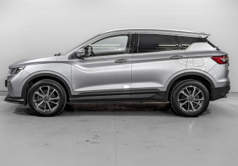 Подержанный автомобиль Geely Coolray 2023 года (8 фото)