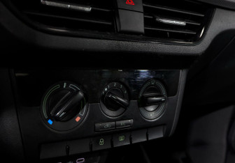 Подержанный автомобиль Skoda Rapid Liftback 2020 года (9 фото)