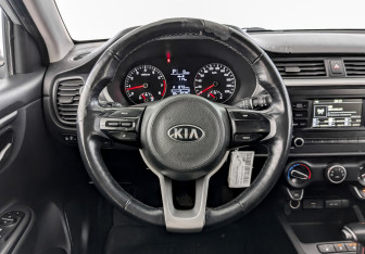 Подержанный автомобиль Kia Rio Hatchback 2021 года (21 фото)