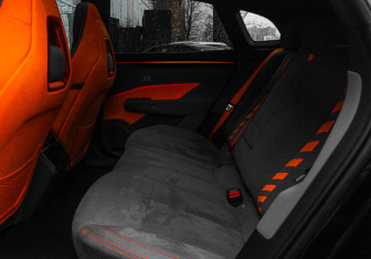 Подержанный автомобиль Zeekr 001 2024 года (12 фото)