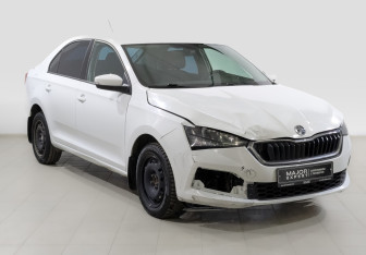 Подержанный автомобиль Skoda Rapid Liftback 2021 года (3 фото)