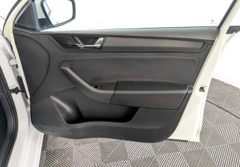 Подержанный автомобиль Skoda Rapid Liftback 2019 года (24 фото)
