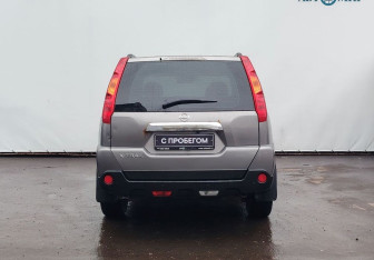 Подержанный автомобиль Nissan X-Trail 2007 года (7 фото)