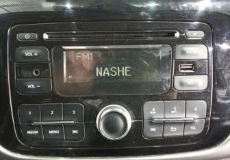 Подержанный автомобиль Renault Sandero 2017 года (11 фото)