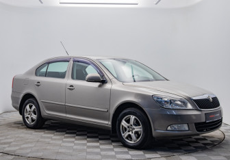 Подержанный автомобиль Skoda Octavia Liftback 2009 года (7 фото)