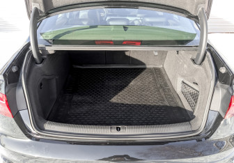 Подержанный автомобиль Audi A4 Sedan 2021 года (10 фото)