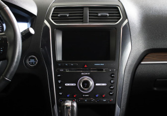 Подержанный автомобиль Ford Explorer 2018 года (9 фото)