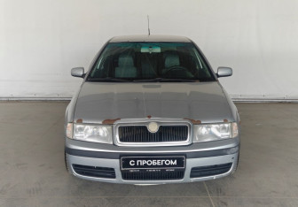 Подержанный автомобиль Skoda Octavia Liftback 2008 года (2 фото)