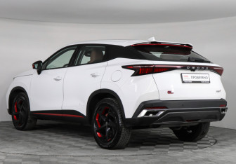 Подержанный автомобиль Omoda C5 2022 года (7 фото)