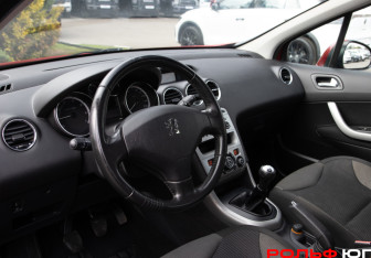 Подержанный автомобиль Peugeot 308 Hatchback 2008 года (10 фото)