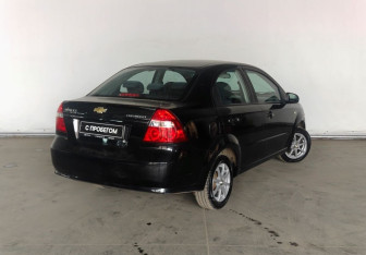 Подержанный автомобиль Chevrolet Aveo Sedan 2011 года (5 фото)