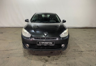 Подержанный автомобиль Renault Fluence 2012 года (2 фото)