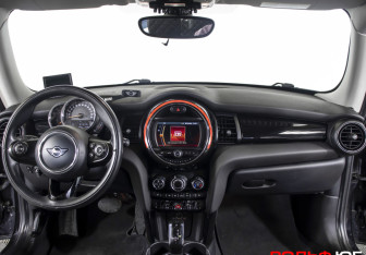 Подержанный автомобиль MINI Hatch 2019 года (12 фото)