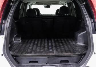 Подержанный автомобиль Nissan X-Trail 2012 года (15 фото)