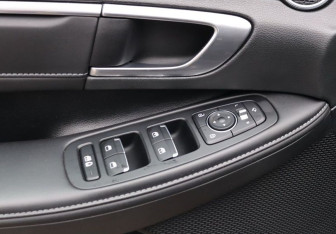 Подержанный автомобиль Hyundai Sonata 2023 года (11 фото)