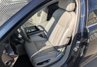 Подержанный автомобиль Audi A8 2020 года (20 фото)