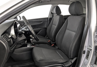 Подержанный автомобиль Kia Rio Hatchback 2021 года (19 фото)