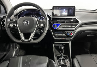 Подержанный автомобиль Changan Alsvin 2023 года (12 фото)
