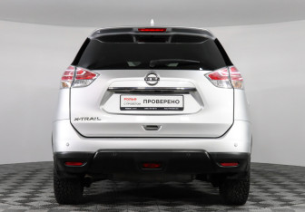 Подержанный автомобиль Nissan X-Trail 2017 года (6 фото)