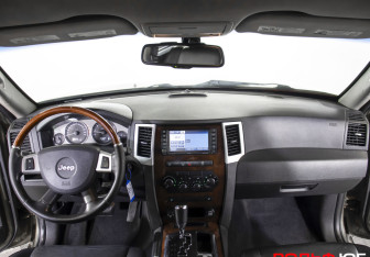 Подержанный автомобиль Jeep Grand Cherokee 2008 года (12 фото)