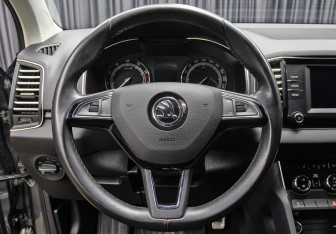 Подержанный автомобиль Skoda Karoq 2020 года (15 фото)