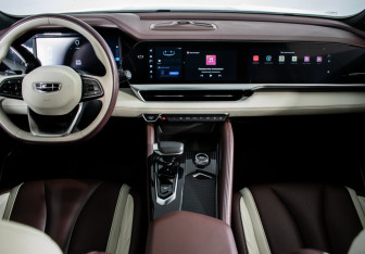 Подержанный автомобиль Geely Monjaro 2021 года (13 фото)