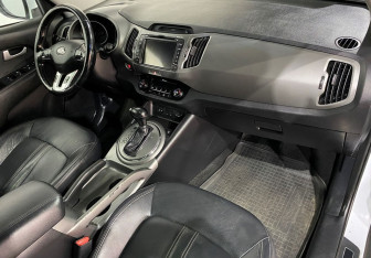 Подержанный автомобиль Kia Sportage 2015 года (11 фото)