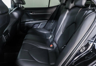 Подержанный автомобиль Toyota Camry Sedan 2018 года (20 фото)