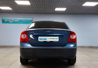 Подержанный автомобиль Ford Focus Sedan 2007 года (6 фото)