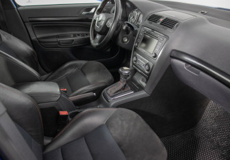 Подержанный автомобиль Skoda Octavia RS Liftback 2012 года (9 фото)