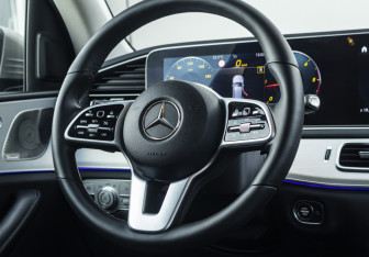 Подержанный автомобиль Mercedes-Benz GLE 2019 года (16 фото)