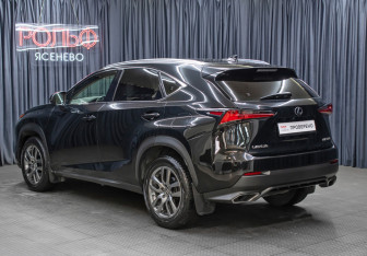 Подержанный автомобиль Lexus NX 2019 года (7 фото)