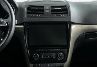 Подержанный автомобиль Skoda Yeti 2013 года (8 фото)