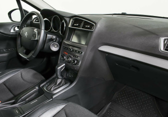 Подержанный автомобиль Citroen C4 Sedan 2017 года (9 фото)