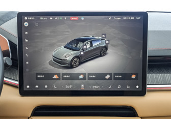 Подержанный автомобиль Zeekr 001 2023 года (16 фото)