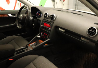 Подержанный автомобиль Audi A3 Hatchback 2012 года (16 фото)