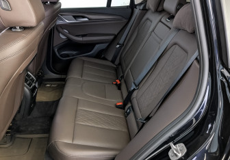 Подержанный автомобиль BMW X3 2024 года (18 фото)