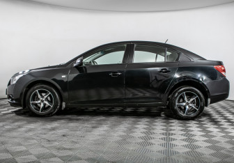 Подержанный автомобиль Chevrolet Cruze Sedan 2010 года (8 фото)