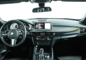 Подержанный автомобиль BMW X6 2014 года (12 фото)